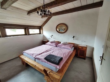 Chalupa u vodn�ho ml�na - CHKO ���rsk� vrchy