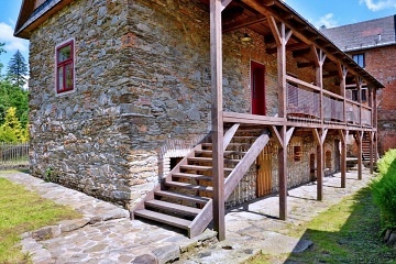 Chalupa u vodn�ho ml�na - CHKO ���rsk� vrchy