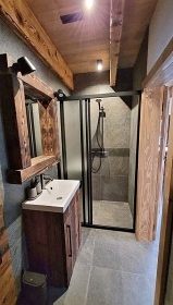 Chalupa u lesa s baz�nem - Jizersk� magistr�la