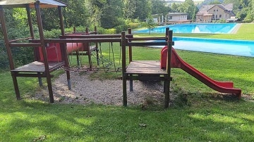 Chalupa u lesa s baz�nem - Jizersk� magistr�la