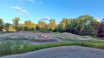 Chalupa u lesa s baz�nem - Jizersk� magistr�la