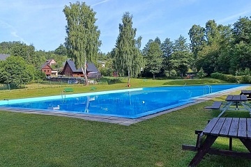 Chalupa u lesa s baz�nem - Jizersk� magistr�la