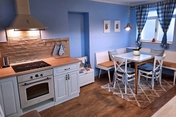 Chalupa Slovácko s bazénem - hrad Buchlov