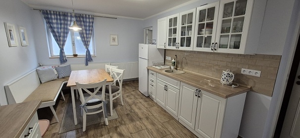 Chalupa Slov�cko s baz�nem - hrad Buchlov