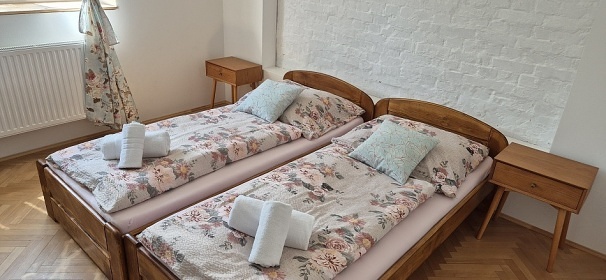 Chalupa Slov�cko s baz�nem - hrad Buchlov