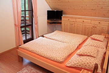 Dv� chalupy a baz�n - Kr�lick� Sn�n�k - Sky Bridge