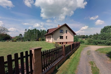 D�m u Obory B�ezka - Z�mek �ti��n - Praha v�chod