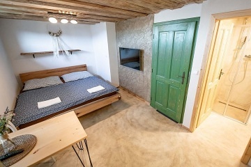 Chalupa a vinn� sklep - Rajhrad - ji�n� Morava