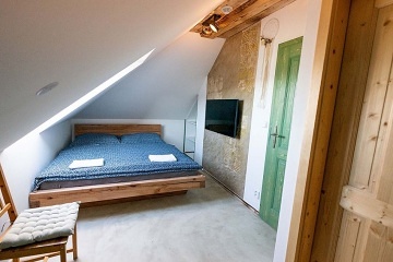 Chalupa a vinn� sklep - Hustope�e - ji�n� Morava