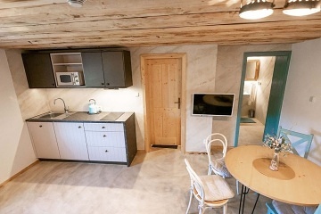 Chalupa a vinn� sklep - Hustope�e - ji�n� Morava