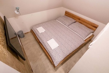 Chalupa a vinn� sklep - Hustope�e - ji�n� Morava