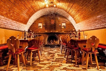 Chalupa a vinn� sklep - Hustope�e - ji�n� Morava