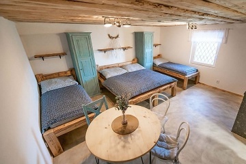 Chalupa a vinn� sklep - Hustope�e - ji�n� Morava