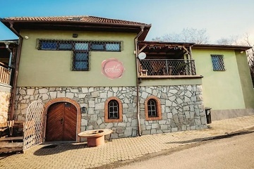 Chalupa a vinn� sklep - Hustope�e - ji�n� Morava