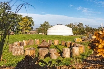 Jurty u vinohradu - glamping Jižní Morava