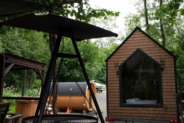 Glamping s wellness - samota u �eky - �elezn� hory