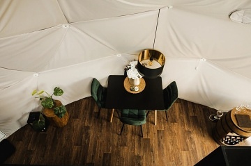 Glamping s koupac�m sudem - Ti�nov - Pern�tejn