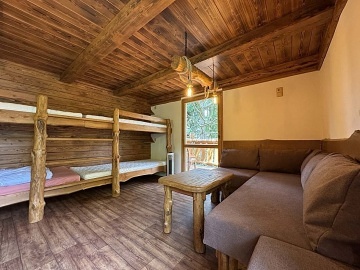 Glamping s wellness a baz�nem - hrad Helf�t�n