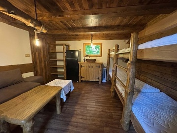 Glamping s wellness a baz�nem - hrad Helf�t�n