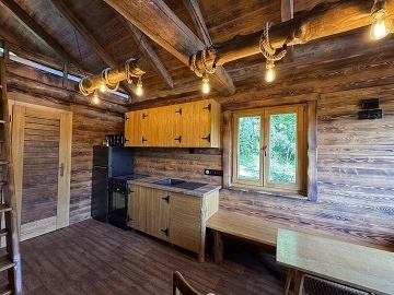 Glamping s wellness a baz�nem - hrad Helf�t�n