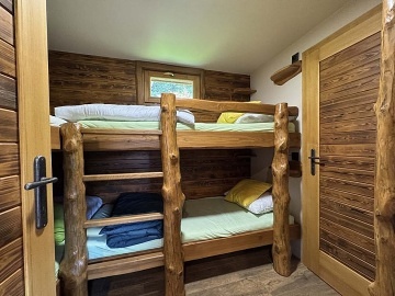 Glamping s wellness a baz�nem - hrad Helf�t�n