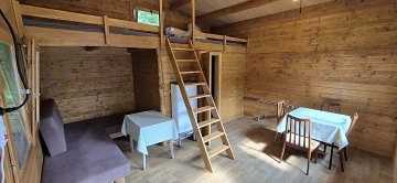 Glamping s wellness a baz�nem - hrad Helf�t�n