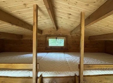 Glamping s wellness a baz�nem - hrad Helf�t�n