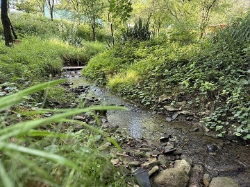 Glamping s wellness a baz�nem - hrad Helf�t�n