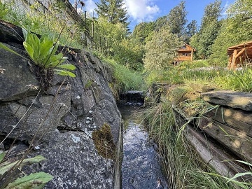 Glamping s wellness a baz�nem - hrad Helf�t�n