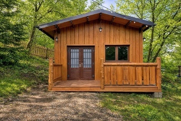 Glamping s wellness a baz�nem - hrad Helf�t�n