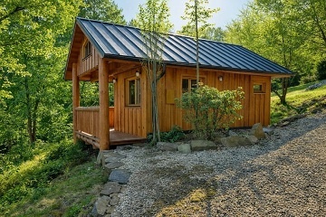 Glamping s wellness a baz�nem - hrad Helf�t�n