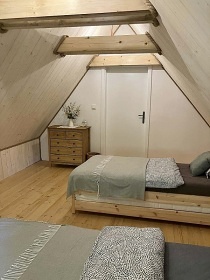 Chalupa u lesa - hrad Tol�tejn - Lu�ick� hory