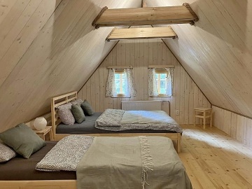 Chalupa u lesa - hrad Tol�tejn - Lu�ick� hory