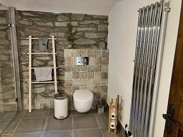 Chalupa u lesa - hrad Tol�tejn - Lu�ick� hory