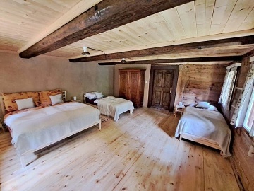 Chalupa u lesa - hrad Tol�tejn - Lu�ick� hory