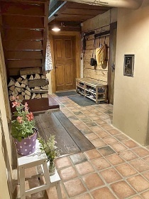 Chalupa u lesa - hrad Tol�tejn - Lu�ick� hory