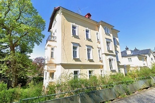 Apartm�n u kolon�dy a parking - Mari�nsk� L�zn�