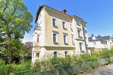 Apartm�n u kolon�dy a parking - Mari�nsk� L�zn�