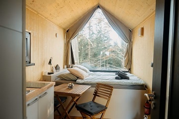 Glamping se saunou �esk� r�j - P��hrazsk� sk�ly