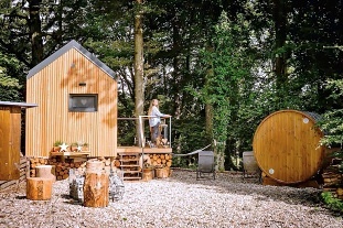 Glamping se saunou �esk� r�j - P��hrazsk� sk�ly