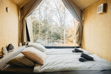 Glamping se saunou �esk� r�j - P��hrazsk� sk�ly