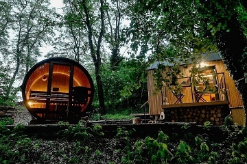 Glamping se saunou �esk� r�j - P��hrazsk� sk�ly
