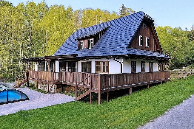 Chalupa baz�n a wellness - P�emyslov a Ramzov�