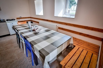 Chalupa s baz�nem - Ch�novsk� jeskyn� - Vyso�ina