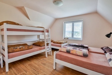 Chalupa s baz�nem - Ch�novsk� jeskyn� - Vyso�ina