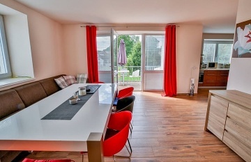 Chalupa s baz�nem - Ch�novsk� jeskyn� - Vyso�ina