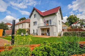 Chalupa s baz�nem - Ch�novsk� jeskyn� - Vyso�ina