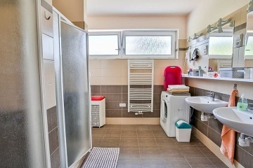 Chalupa s baz�nem - Ch�novsk� jeskyn� - Vyso�ina