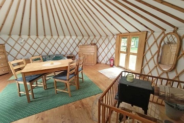 Glamping s v��ivkou a zv���tky - CHKO Slavkovsk� les
