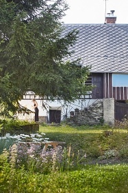 Roubenka Lesn� r�j - pec na span� a koupac� sud